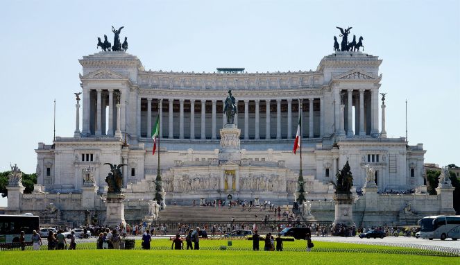 1920px-altar_della_patria_september_2015-1