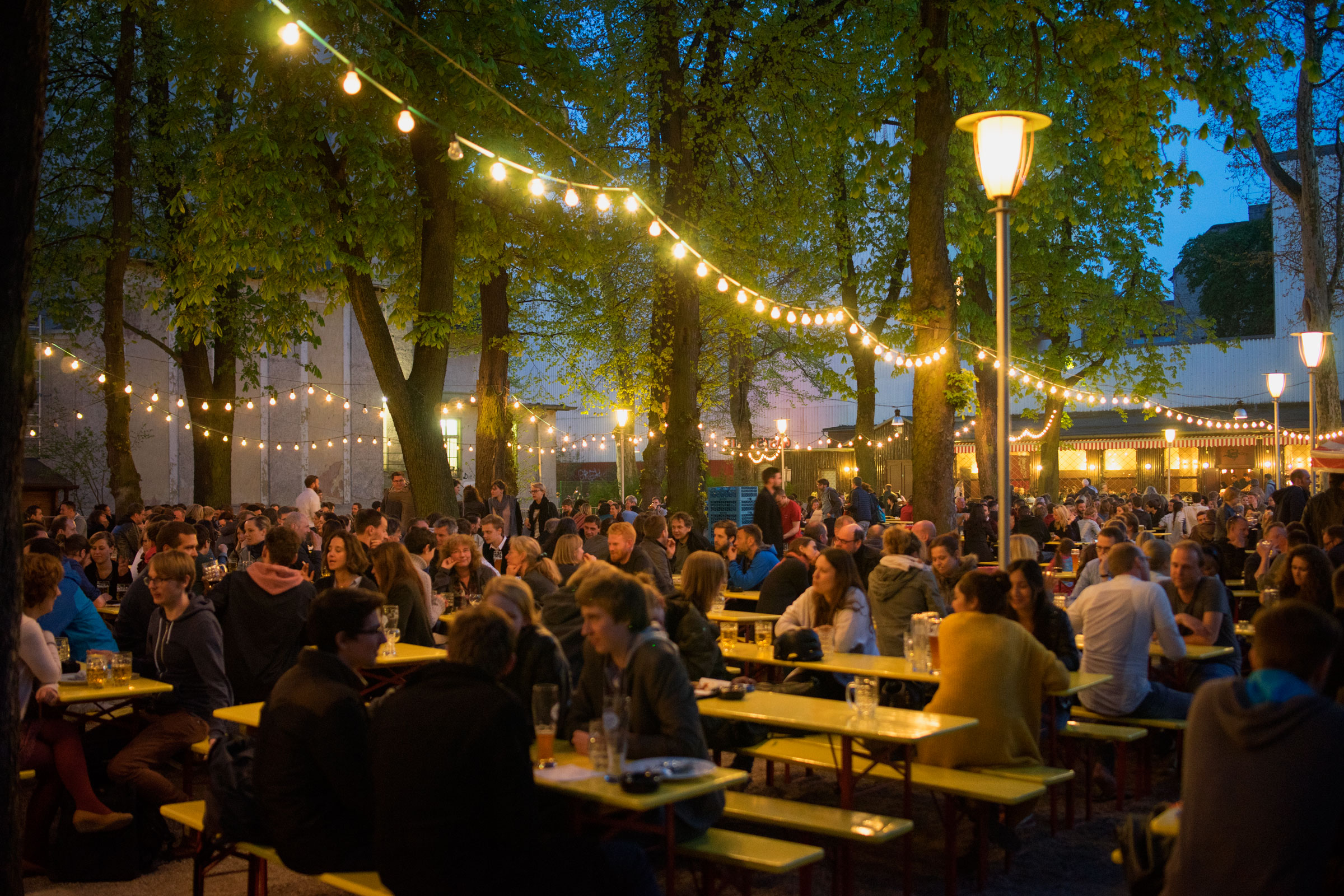 prater-garten-berlin-people